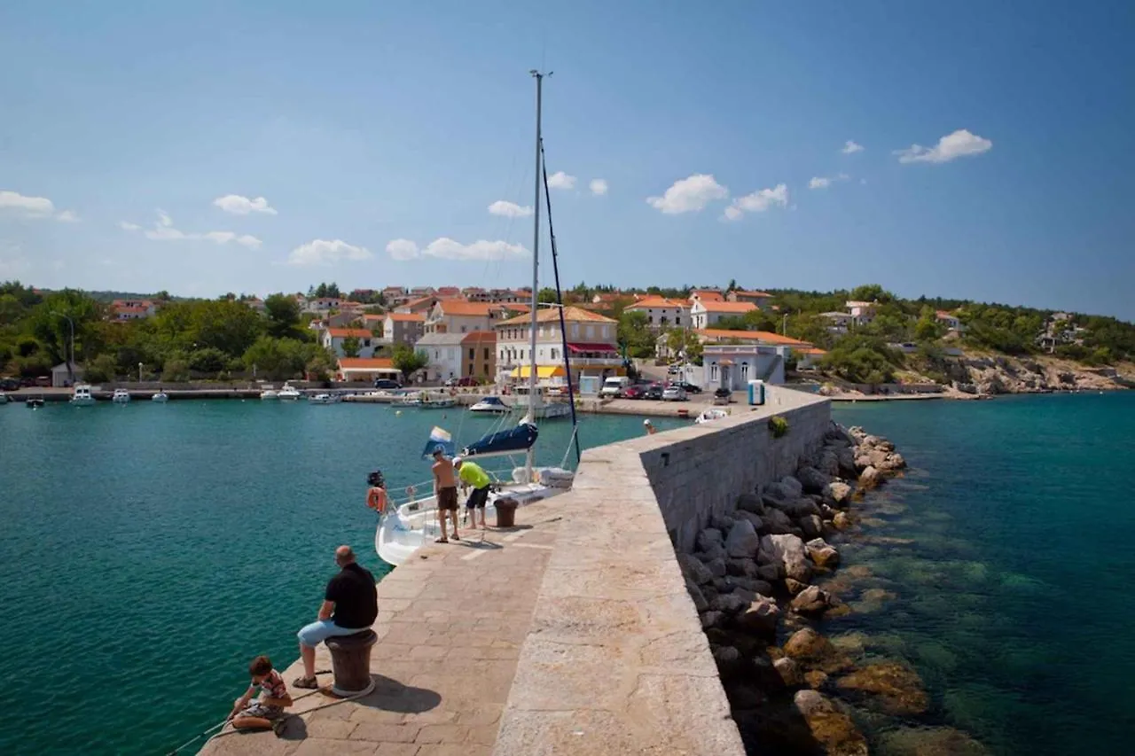 Apartment In Silo/Insel Krk 13555
