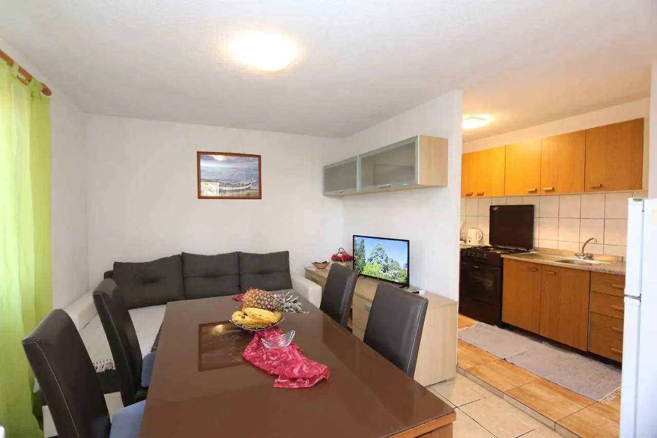 Apartment In Silo/Insel Krk 13555